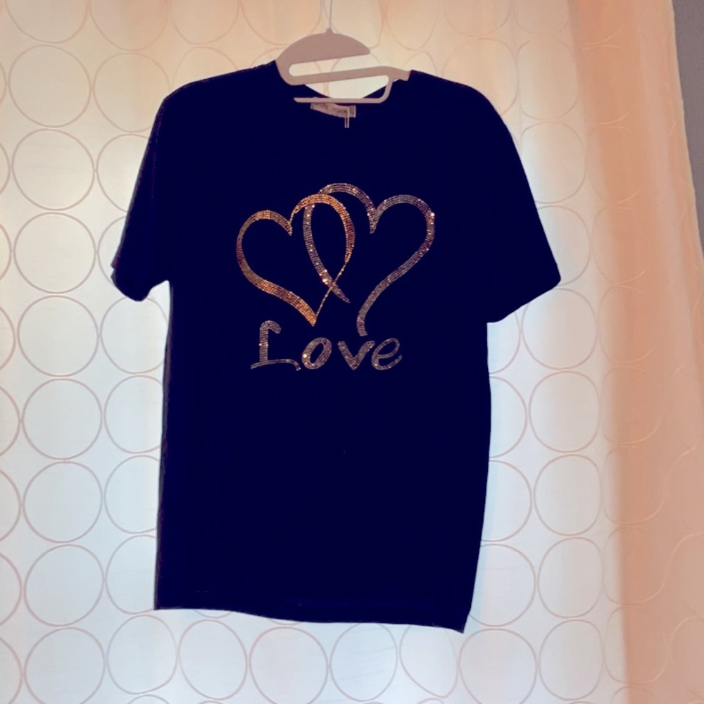 Women’s love heart tshirt